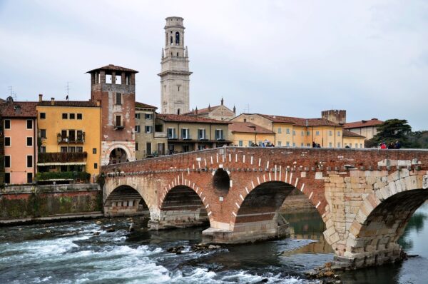 Vuelos baratos a Verona y ofertas de viaje